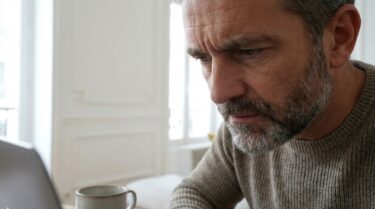 Vous Sacrifiez Vos Placements Pour Aider Vos Enfants La Methode Implacable Pour Sauver Votre Epargne Sans Les Priver Featured