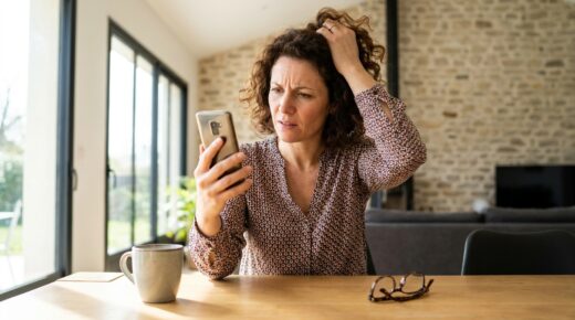 Cheque Scanne Mais Compte Toujours Vide Ce Detail Impardonnable Sur Votre Smartphone Paralyse Silencieusement Larrivee De Votre Argent Featured
