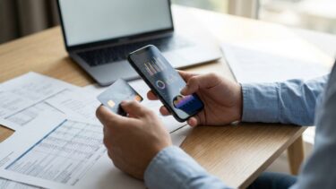 Comparaison des frais bancaires par banque : quelle enseigne coûte le moins cher en 2025 ?