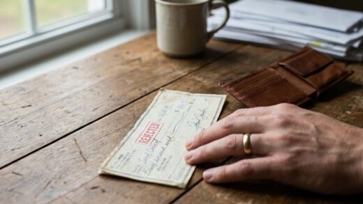 « J'ai vendu ma voiture et encaissé le chèque de l'acheteur » : personne ne m'avait dit que ma banque pouvait reprendre le...