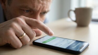 « J'ai viré 3 400 € d'acompte à un artisan qui n'existait pas » : personne ne m'avait dit que ma banque devait consulter u...