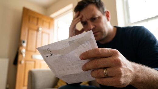 J'avais 9 000 € de biens volés après mon cambriolage : sans trace d'effraction, l'assureur a plafonné mon indemnité de moi...